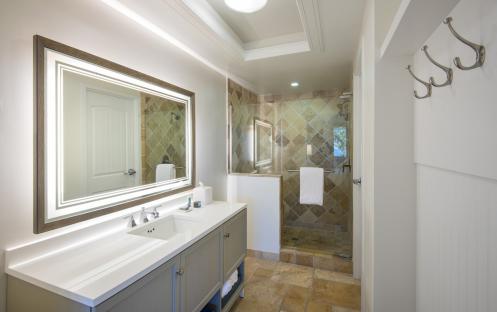 Hawks Cay Resort - Junior Suite Bathroom